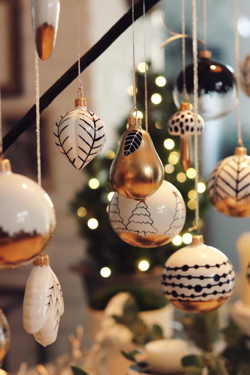 10h Christmas House - glass workshop painting and blowing Christmas decorations